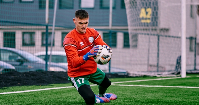 Thủ môn Việt kiều chính thức gia nhập 'bến đỗ đầy bất ngờ' tại trời Âu