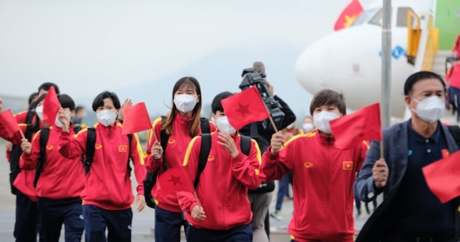 ĐT Việt Nam nhận sự tiếp đón 'đặc biệt' sau hành trình giành vé dự World Cup