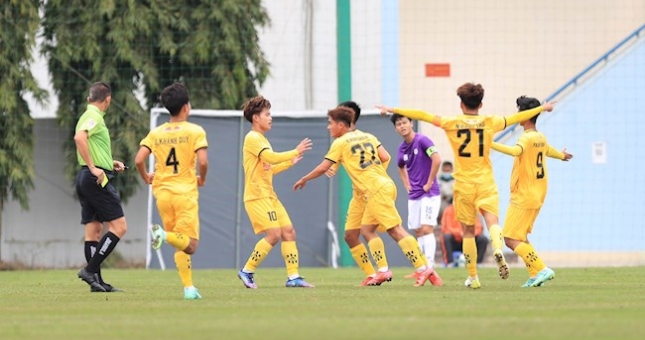 Đàn em Quang Hải cầm chân U19 HAGL, ngắt mạch toàn thắng của đối thủ