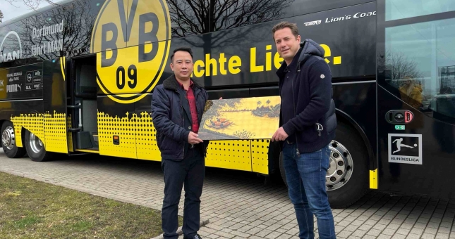 Quyền chủ tịch VFF ông Trần Quốc Tuấn thăm và làm việc với đại diện các CLB tại Bundesliga