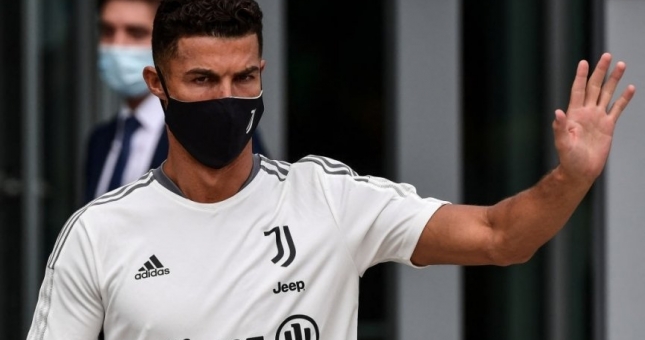 Không phải PSG, Ronaldo cân nhắc 2 'bến đỗ bất ngờ' ở mùa hè tới