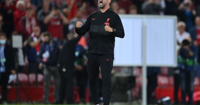 Salah đá hỏng penalty, Liverpool vất vả vượt qua AC Milan