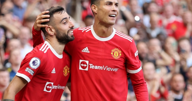 Scholes tuyên bố thẳng về đẳng cấp của Ronaldo so với ‘vị vua của MU’