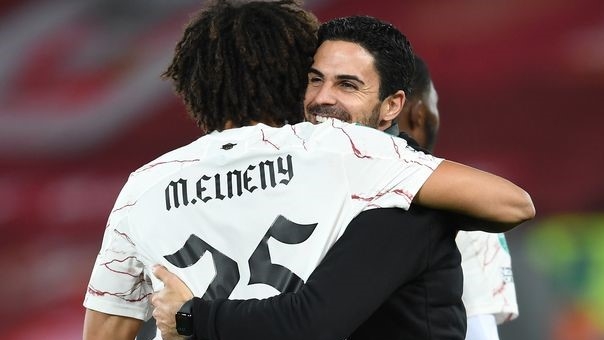 Thỏa thuận hoàn tất, xác định cái tên đầu tiên rời Arsenal