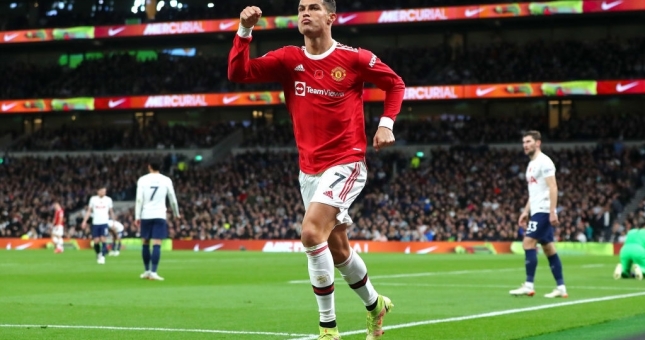 Ronaldo rực sáng, Man Utd thắng thuyết phục Tottenham trên sân khách
