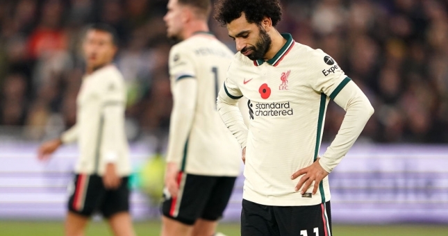 Hàng thủ chơi như mơ ngủ, Liverpool lần đầu nếm trái đắng ở NHA