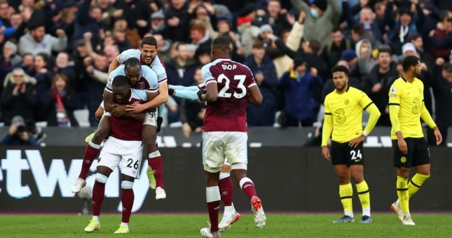 Mendy mắc sai lầm, Chelsea ‘phơi áo’ trước đội bóng cùng thành phố