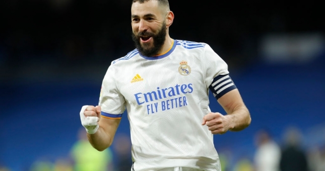 Real Madrid đại thắng trong ngày Benzema cán mốc 300 bàn