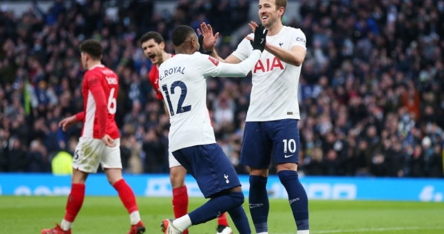 Harry Kane lập công, Tottenham giành chiến thắng vất vả trước đội bóng nhược tiểu