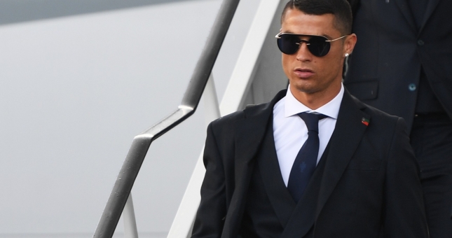 Người đại diện ra mặt, Ronaldo gia nhập ‘bến đỗ khó tin’?