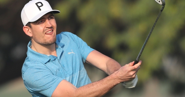 Huyền thoại Ngoại hạng Anh khuyên MU bán trung vệ đắt giá nhất thế giới