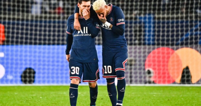 Siêu sao của PSG chỉ ra tiền vệ phòng ngự hay nhất thế giới