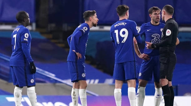 Cầu thủ Chelsea 'ẩu đả' với sao Leicester