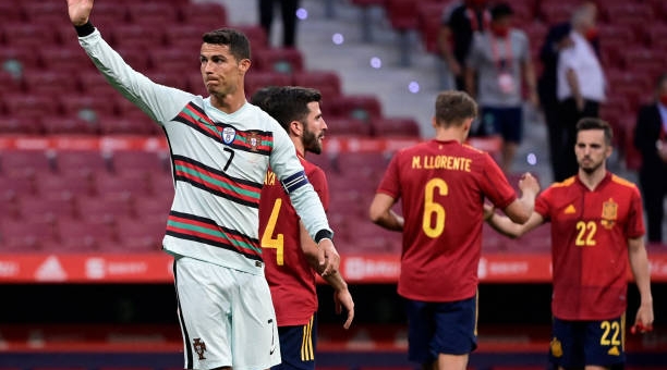 Ronaldo im hơi lặng tiếng, BĐN hòa tẻ nhạt
