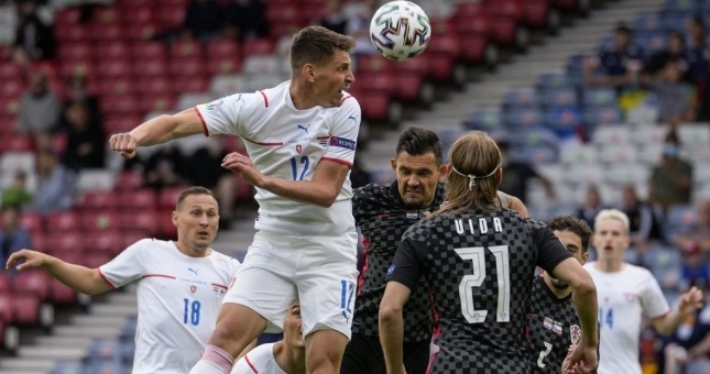 Perisic tỏa sáng mang về 1 điểm nhọc nhằn cho Croatia