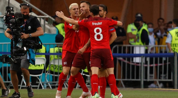 Shaqiri tỏa sáng mang về chiến thắng kịch tính cho Thụy Sĩ