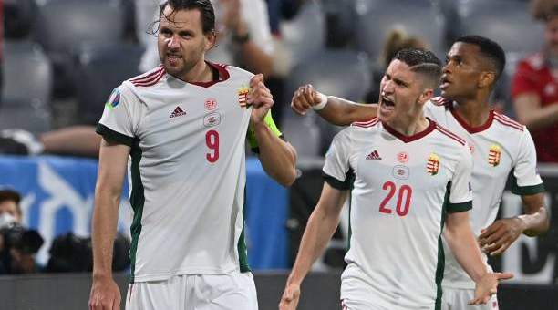 Adam Szalai khiến người Đức 'câm lặng' trên thánh địa Allianz Arena