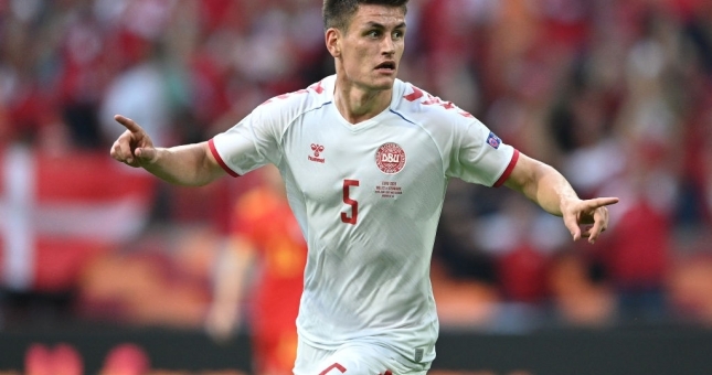 Maehle đặt dấu chấm hết cho xứ Wales