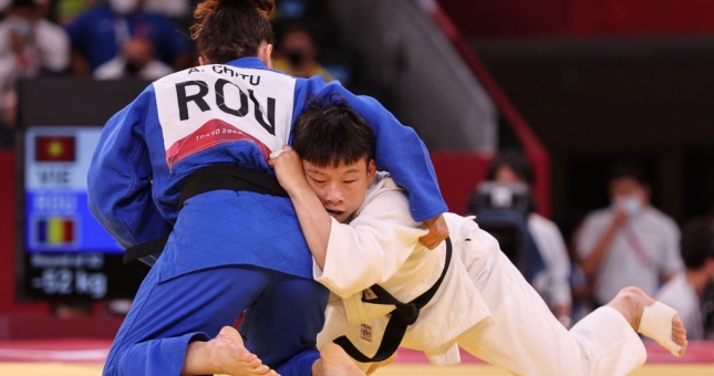 Võ sĩ Việt Nam bị hạ knock-out chóng vánh ở OLYMPIC 2021