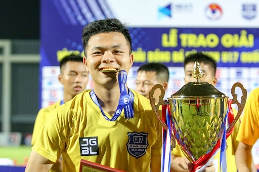 Hai cầu thủ Việt Nam lọt vào top những tài năng trẻ hàng đầu thế giới