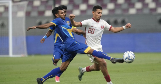 Hủy diệt đối thủ, 'bại tướng' của U23 Việt Nam tràn đầy cơ hội đi tiếp