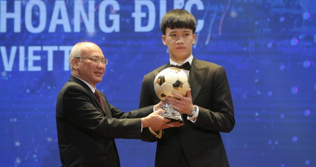 Vừa giành Quả bóng Vàng 2021, Hoàng Đức bày tỏ mong muốn xuất ngoại