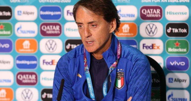 HLV Mancini: 'Lẽ ra chúng tôi phải ghi nhiều hơn 2 bàn'