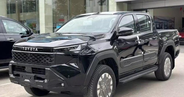 Chi tiết Toyota Hilux 2026 bản 2 cầu số tự động tại Việt Nam: Phiên bản đắt nhất mang đến những giá trị gì?