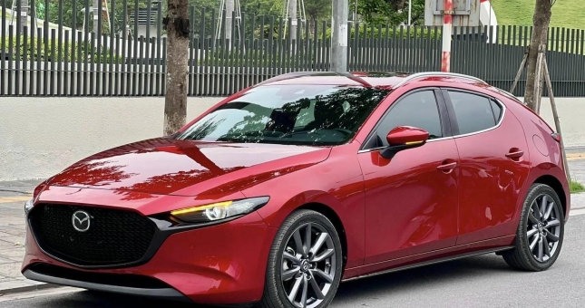 Phân khúc sedan hạng C teo tóp, Mazda3 gần như 'một mình một ngựa'