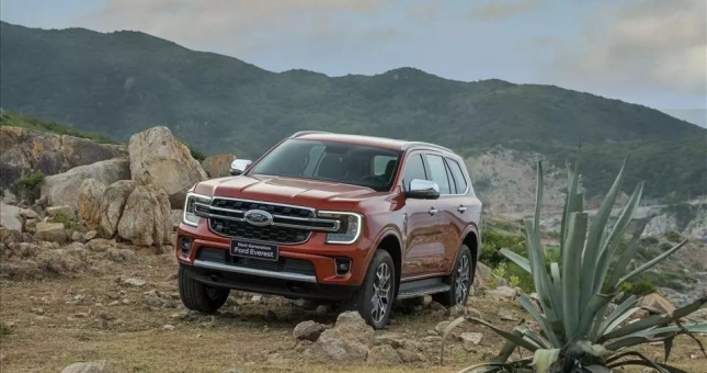Doanh số SUV hạng D giảm mạnh trong tháng Tết, Ford Everest tiếp tục dẫn đầu