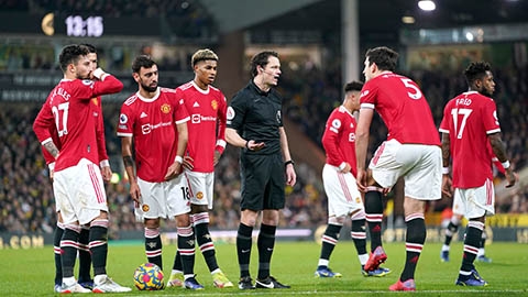 'Ác mộng ập tới', MU có thể tiếp tục bị hoãn đá Ngoại hạng Anh?