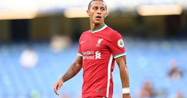 Cầu thủ Liverpool biểu cảm 'hoang mang' như Zidane sau khi xem Arnold nã 'rocket'