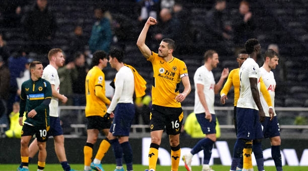 Harry Kane, Son Heung-min bất lực, Tottenham để Wolves hạ gục ngay tại sân nhà