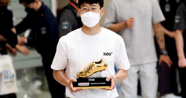 Mang Giày vàng về quê nhà, Son Heung-min được chào đón như một 'vị thánh'