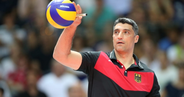 Bernadinho bỏ bóng chuyền nam Pháp, huyền thoại nước Ý trở thành HLV trưởng mới