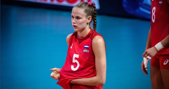 Đánh bại đội bóng của 'hiện tượng bóng chuyền 18 tuổi', Vakifbank nghẹt thở vào chung kết