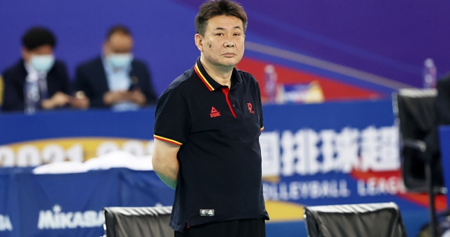 HLV Cai Bin: 'Mục tiêu của bóng chuyền nữ Trung Quốc là chung kết VNL 2022'