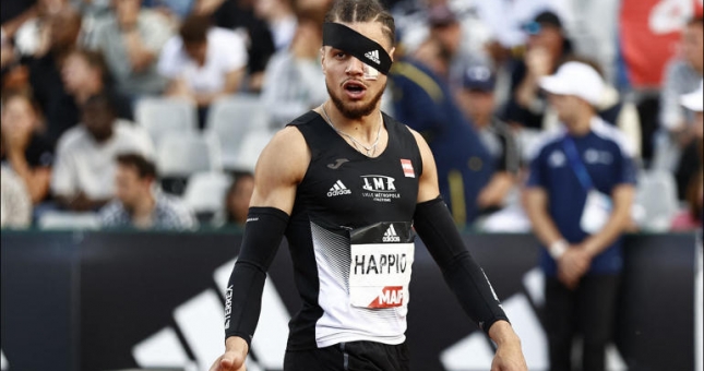 Bịt một mắt thi đấu, VĐV điền kinh Pháp vẫn giành chức vô địch