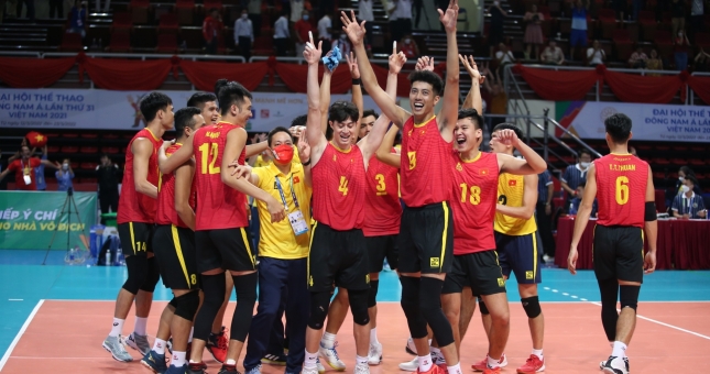 Bóng chuyền nữ Việt Nam được cọ xát quốc tế, còn các anh hiện tại như thế nào?