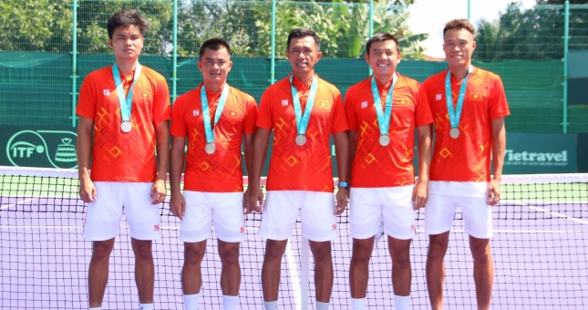 Tuyển quần vợt Việt Nam giành ngôi á quân Davis Cup 2022