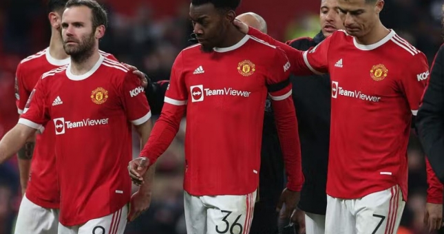 Sếp Man City: 'Man United dùng tiền mà không mua được danh hiệu'