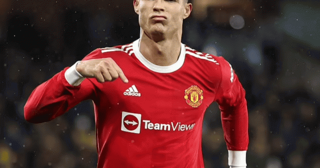 Evra: “Chỉ có những người ghen tị mới chỉ trích Ronaldo”