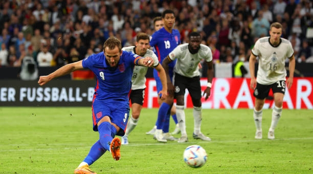 VAR 'lên tiếng' tước đi chiến thắng của người Đức trước ĐT Anh