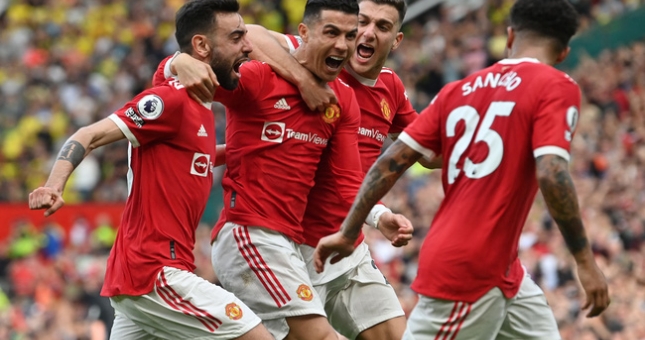 Vòng 33 Ngoại hạng Anh: Arsenal, Tottenham tự bắn vào chân và thời cơ của Man United