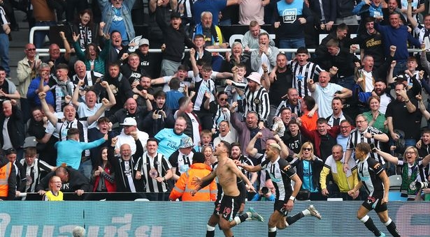 Đội hình tiêu biểu vòng 33 Ngoại hạng Anh: Mình Ronaldo trước những cái tên “lạ”