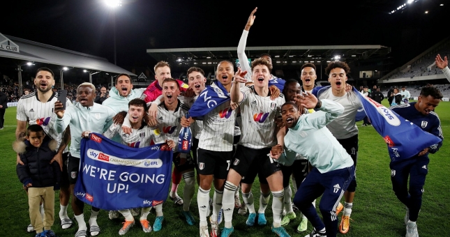 Xác định đội đầu tiên lên chơi ở Ngoại hạng Anh mùa 2022/23