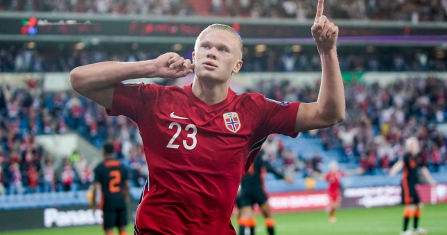 Tân binh Man City bừng sáng, 'quái thú' mà Pep luôn chờ đợi