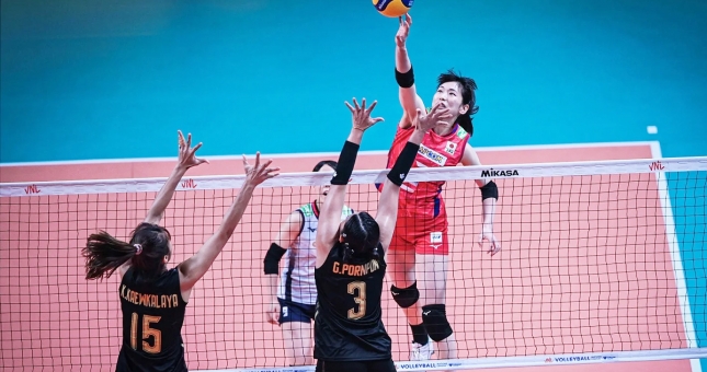 Ông Manabe đang khiến bóng chuyền nữ Nhật Bản thăng hoa