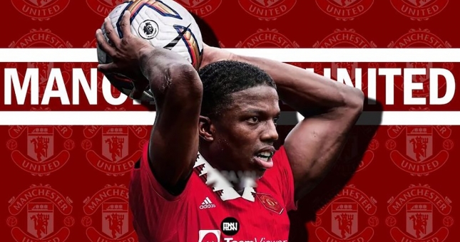 Tân binh đầu tiên của Man Utd lên tiếng, mặc số áo của Huyền thoại