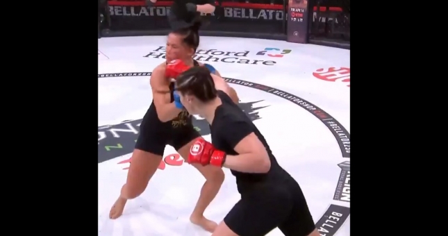 Đả nữ Nga tung liên hoàn đấm, knock-out đối thủ trong chưa đầy 30 giây